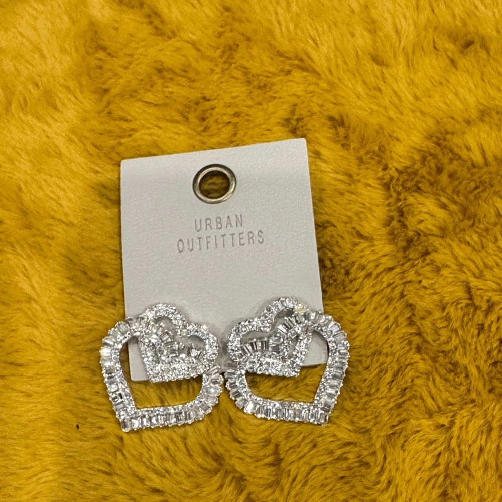 AS IS: Urban Outfitters Sparkling Silver Heart Earrings